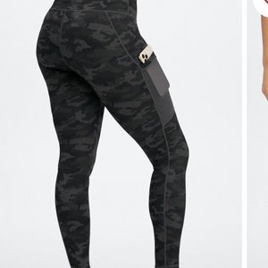High waisted, high compression Camo Fabletics Powerhold leggings, used like new!